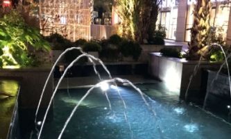 Éclairez vos bassins et fontaines grâce aux projecteurs immergés