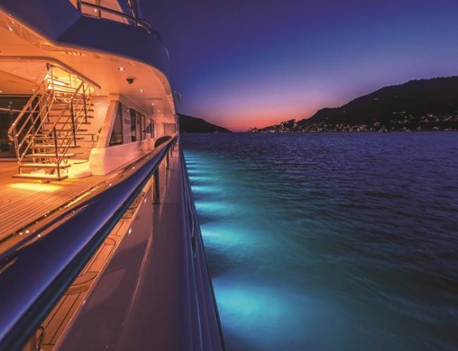 Choisissez les câbles ACS pour vos projecteurs en immersion permanente