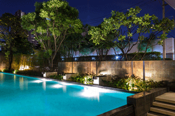 Eclairage de piscine et jardin privé